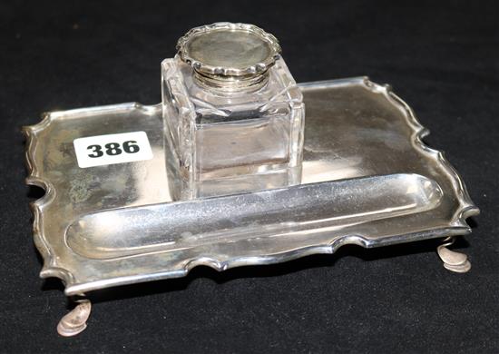 A George V silver inkstand by Daniel & John Welby Ltd, London, 1912, 6.75in.